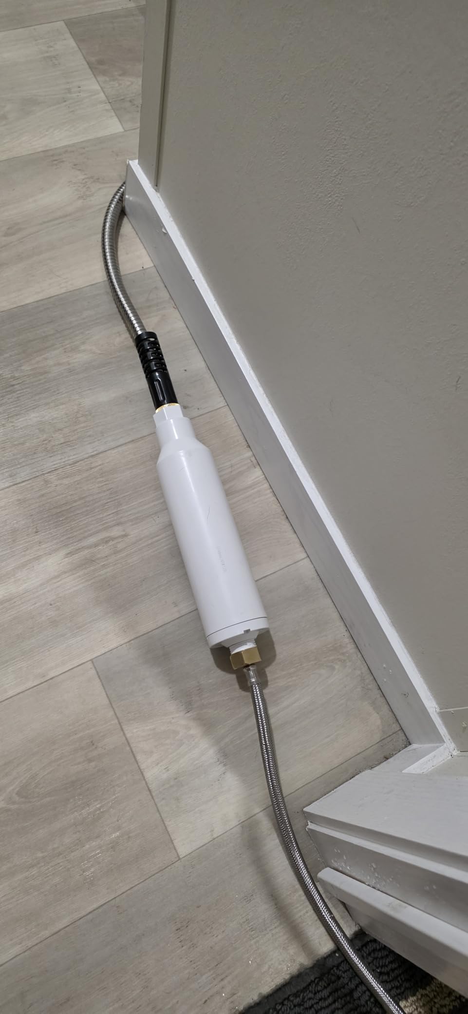 AQUA CREST RV Inline Hose Water Filter, Garden and Camper, NSF Certified, Greatly Reduces Chlorine, Bad Taste, Odor, 2 Pack with Hose Protector (Package May Vary) customer photo 2