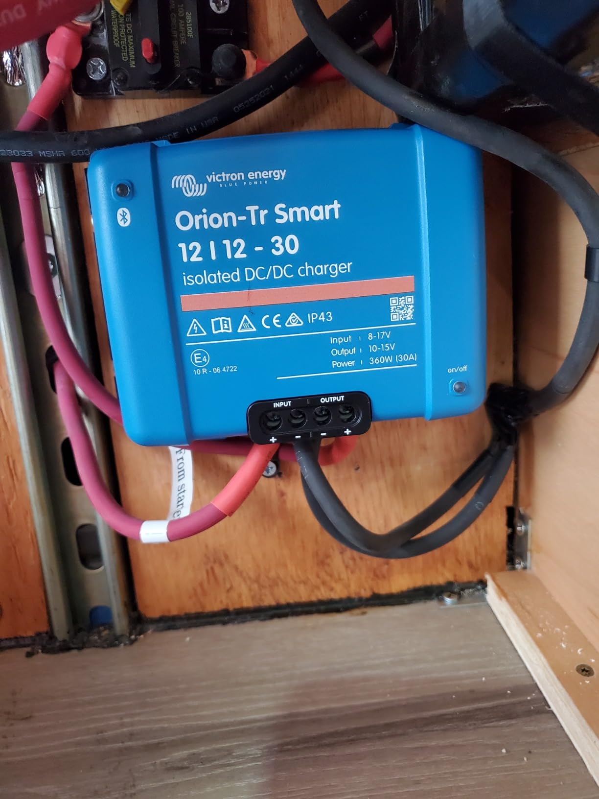 Victron Orion-Tr Smart DC to DC Charger (Bluetooth) - 12/12-Volt 30 amp 360-Watt - Battery Charger for Dual Battery Systems - Isolated customer photo 2