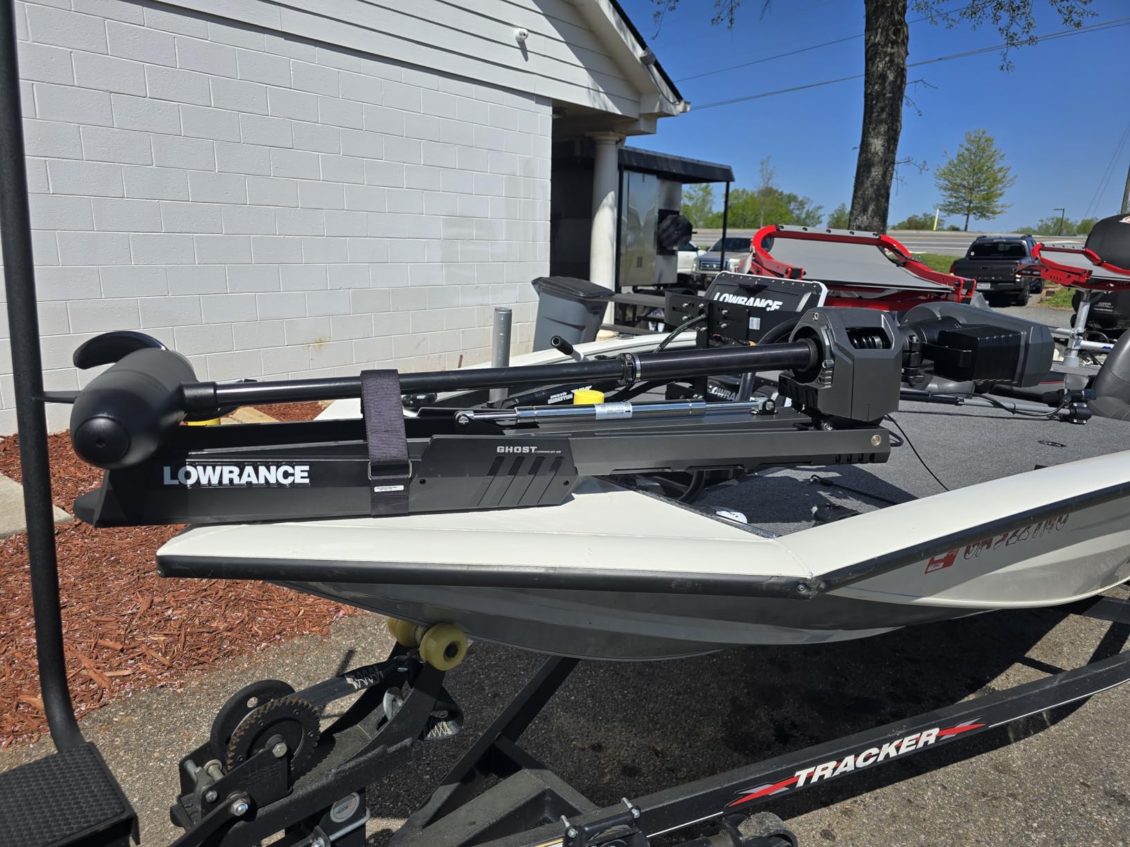 Lowrance Ghost - Freshwater Trolling Motor, Ultra Quiet, Bow Mount, 97/120 lbs Thrust with Configurable Foot Pedal customer photo 2