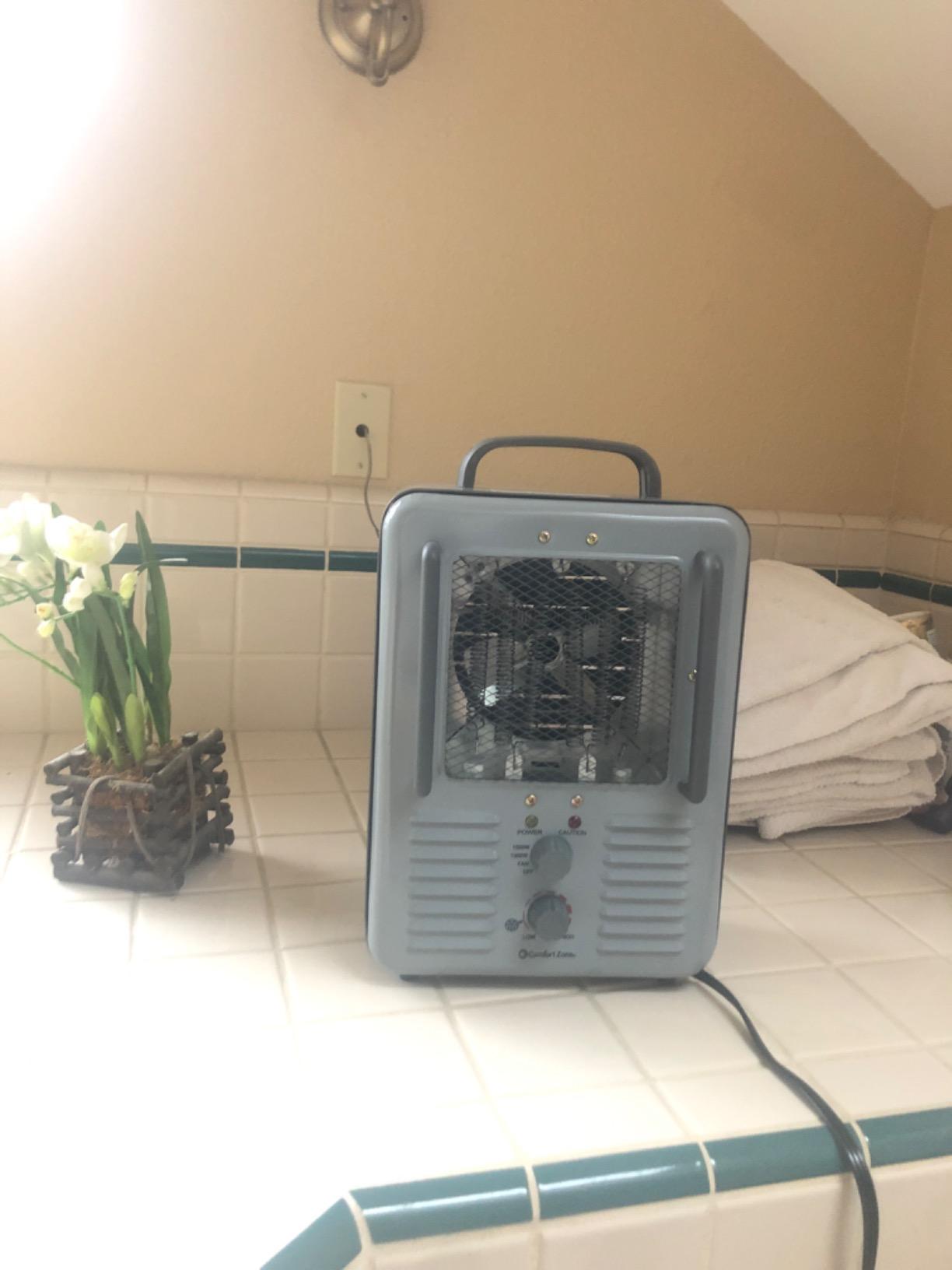 Comfort Zone Milkhouse Style Utility Space Heater with Adjustable Thermostat, Electric, Portable, 3-Prong Plug, Overheat Protection, & Tip-Over Switch, Ideal for Garage or Workshop, 1,500W, CZ798GR3 customer photo 2