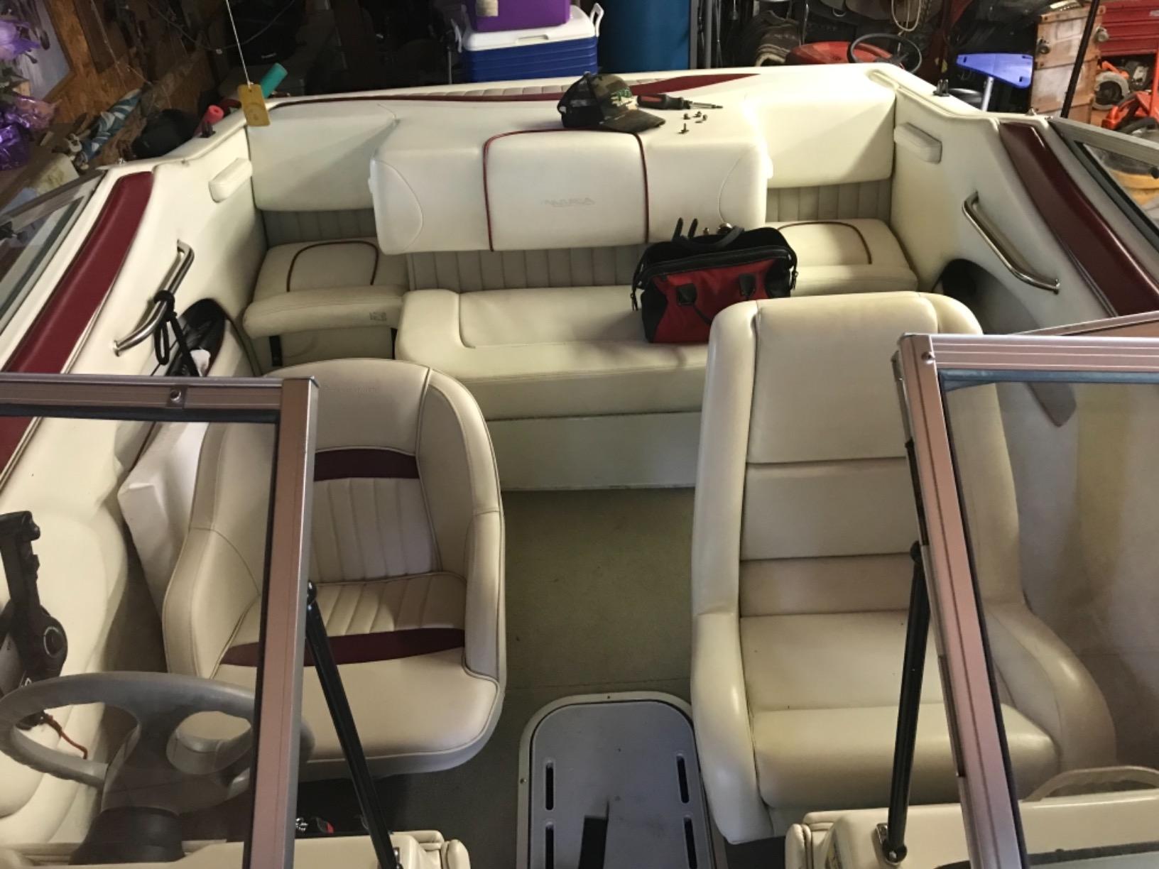 Seamander Pontoon Captains Bucket Boat Seat, Injection Molded Plastic Frame, Plush Foam Padding, Marine Grade Vinyl, 5x5 or 5x12 inch Mounting Pattern customer photo 1