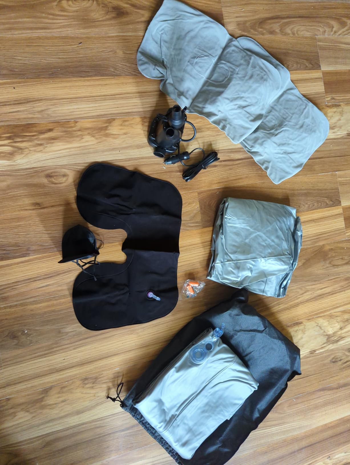 Inflatable Car Air Mattress Back Seat Bed with Air Pump, 55