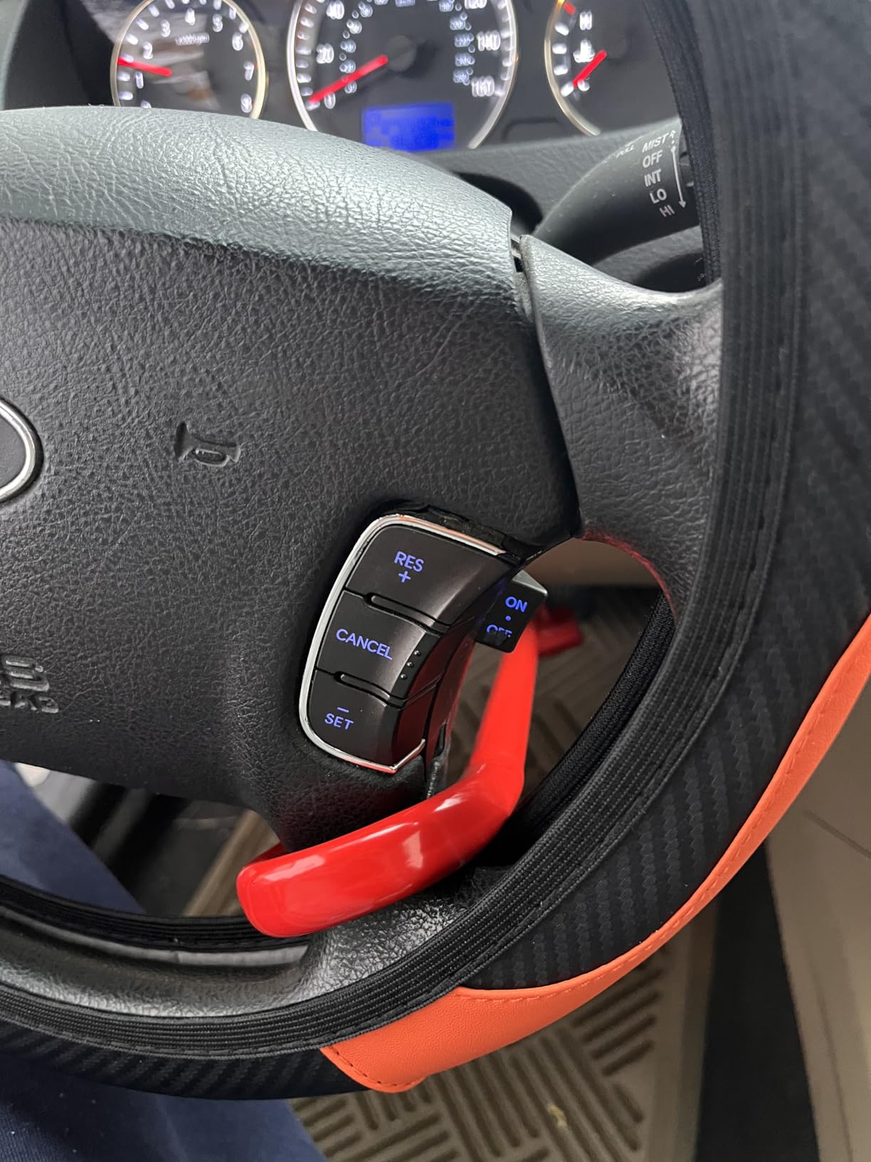 CARTMAN Steering Wheel Brake Lock Vehicle Anti Theft Security Brake Pedal Lock with Adjustable Length Fit for Distance from Steering Wheel to Pedal Within 21in to 30in Red customer photo 2