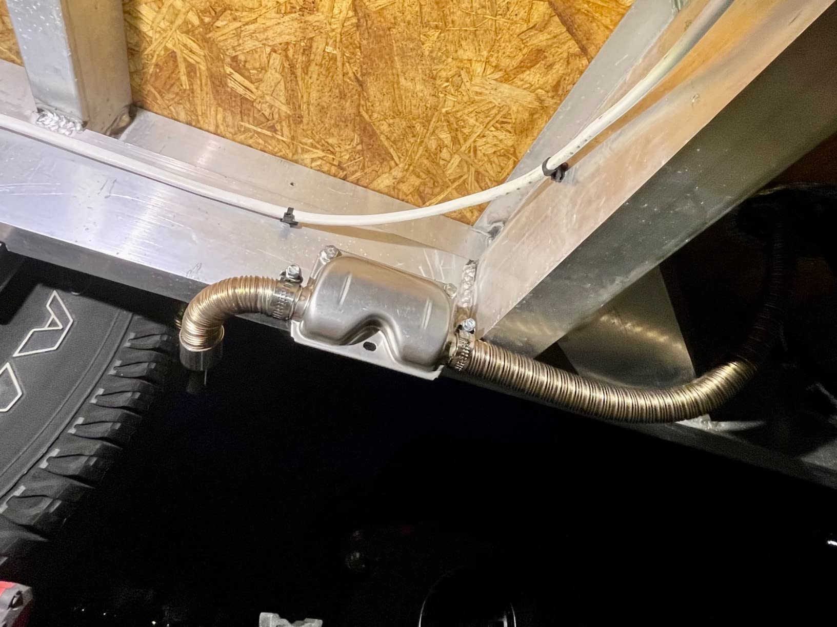 Eberspacher Espar Airtronic S2 D2 L 12V 2.2kW 7500BTU with EasyStart PRO 7 Day Timer with Fault Display and Automatic Altitude Adjustment includes RV Muffler Silencer and Floor Mounting Plate customer photo 2