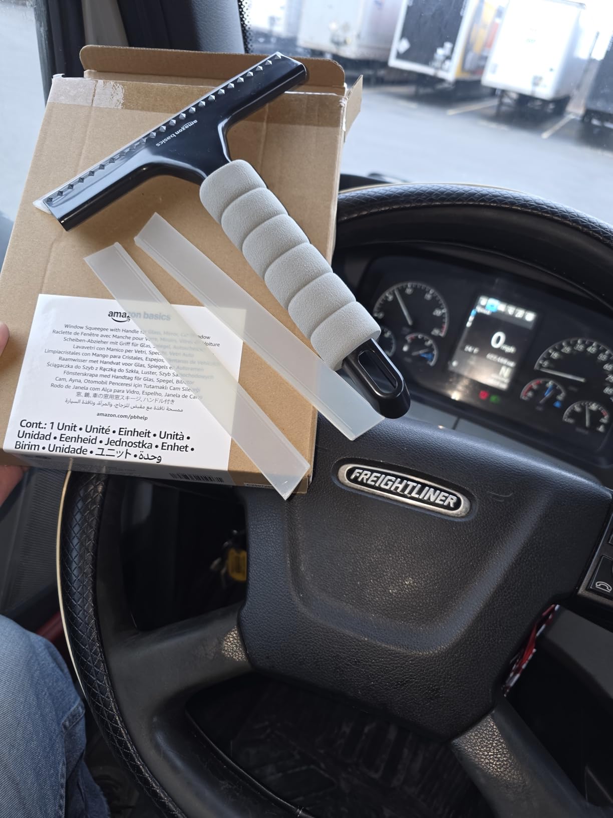 Amazon Basics All-Purpose Window Squeegee with Handle for Car Windshield, Shower, Glass, Mirror Cleaning, Silicone Rubber Blade, Streak-Free Results, Lightweight, Black, 8-inch customer photo 1