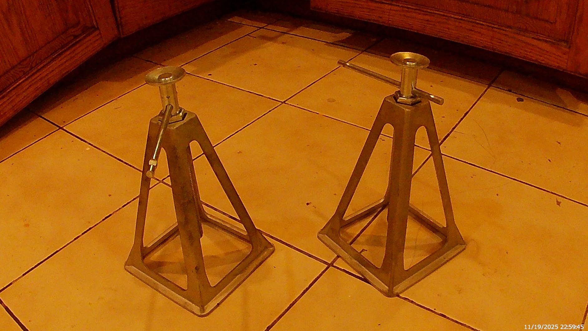 RVGUARD RV Stack Jacks 4 Pack, Aluminum Stabilizer Jacks for RV Trailer Camper, Single Support Up to 6000 Lbs, Adjustable from 11 inch to 17 inch customer photo 1