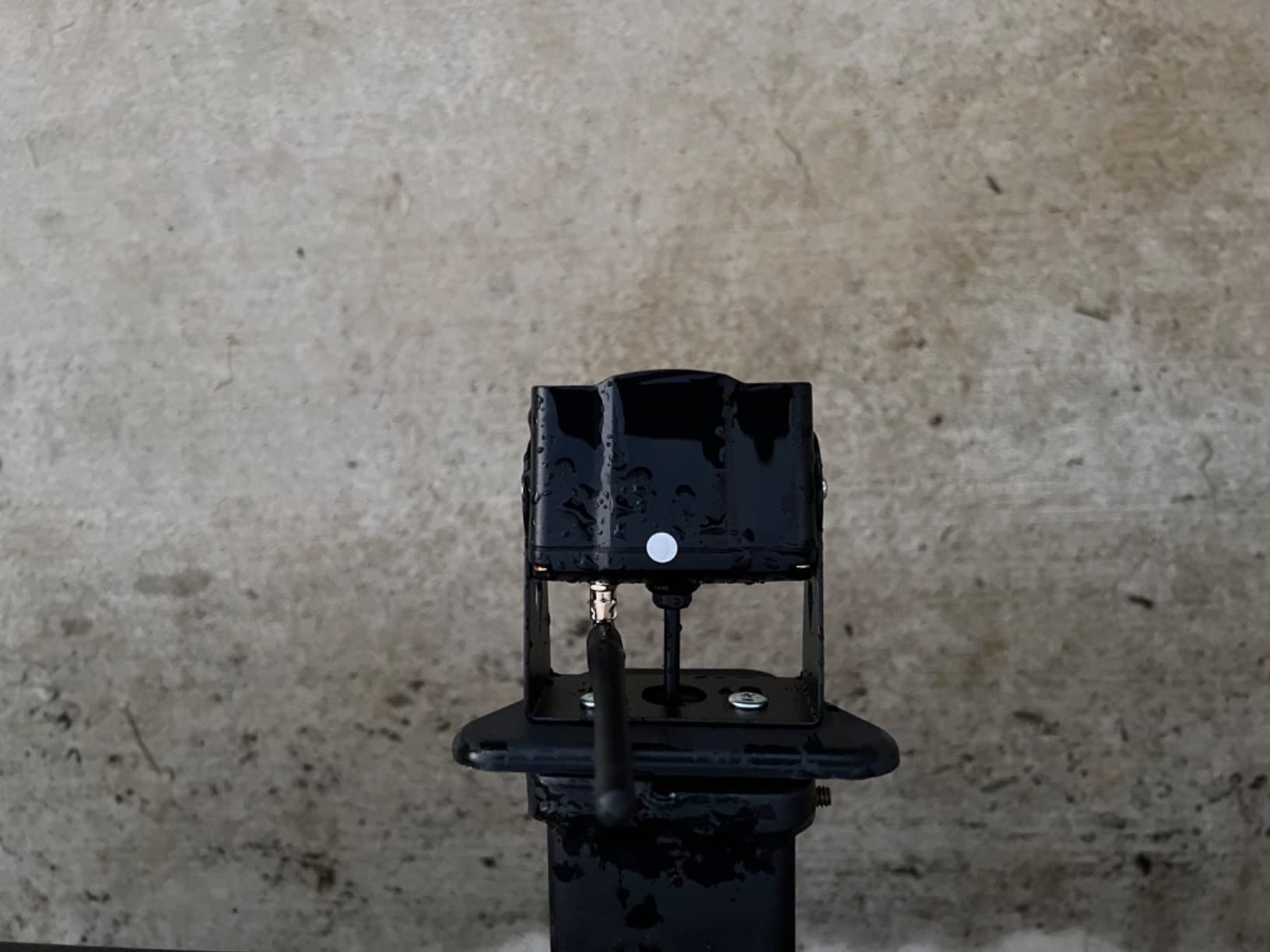 RV Backup Camera Wireless DOUXURY IP69 Waterproof 170° Wide View Angle HD 1080P Rear View Camera + HD LCD 7