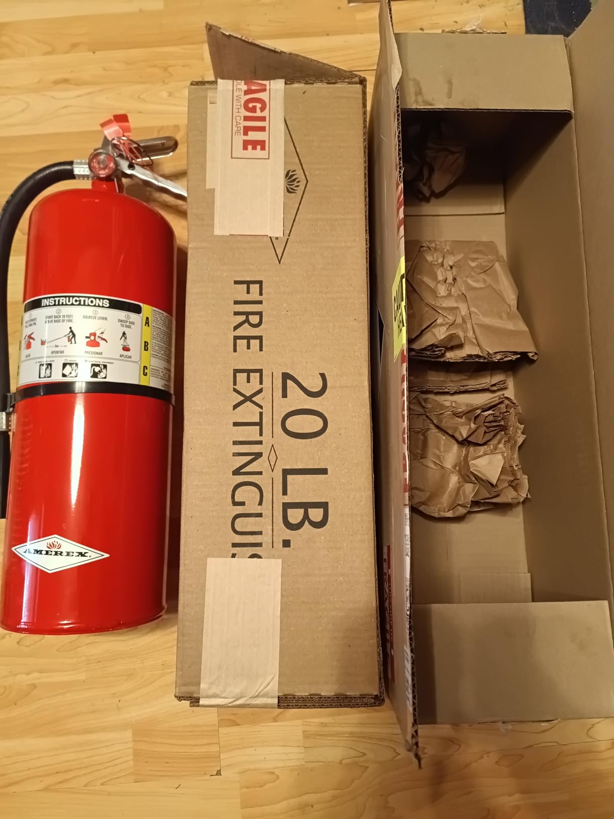 Amerex B417T 2.5 lbs ABC Dry Chemical Fire Extinguisher with Wall Bracket customer photo 2