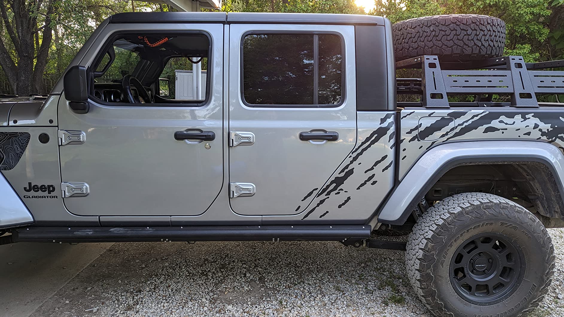 DV8 Offroad SRGL-02 Rock Slider with Step for 2020-2025 Gladiator JT, Boxed Style, High Clearance, Replaceable Panels, Frame Mounted customer photo 1