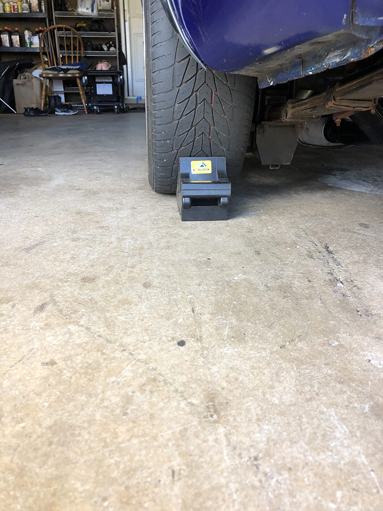 ROBLOCK Solid Rubber Wheel Chocks Heavy Duty Trailer Chock, G.V.W. Up to 4T, 2 Pack Black, 8.6