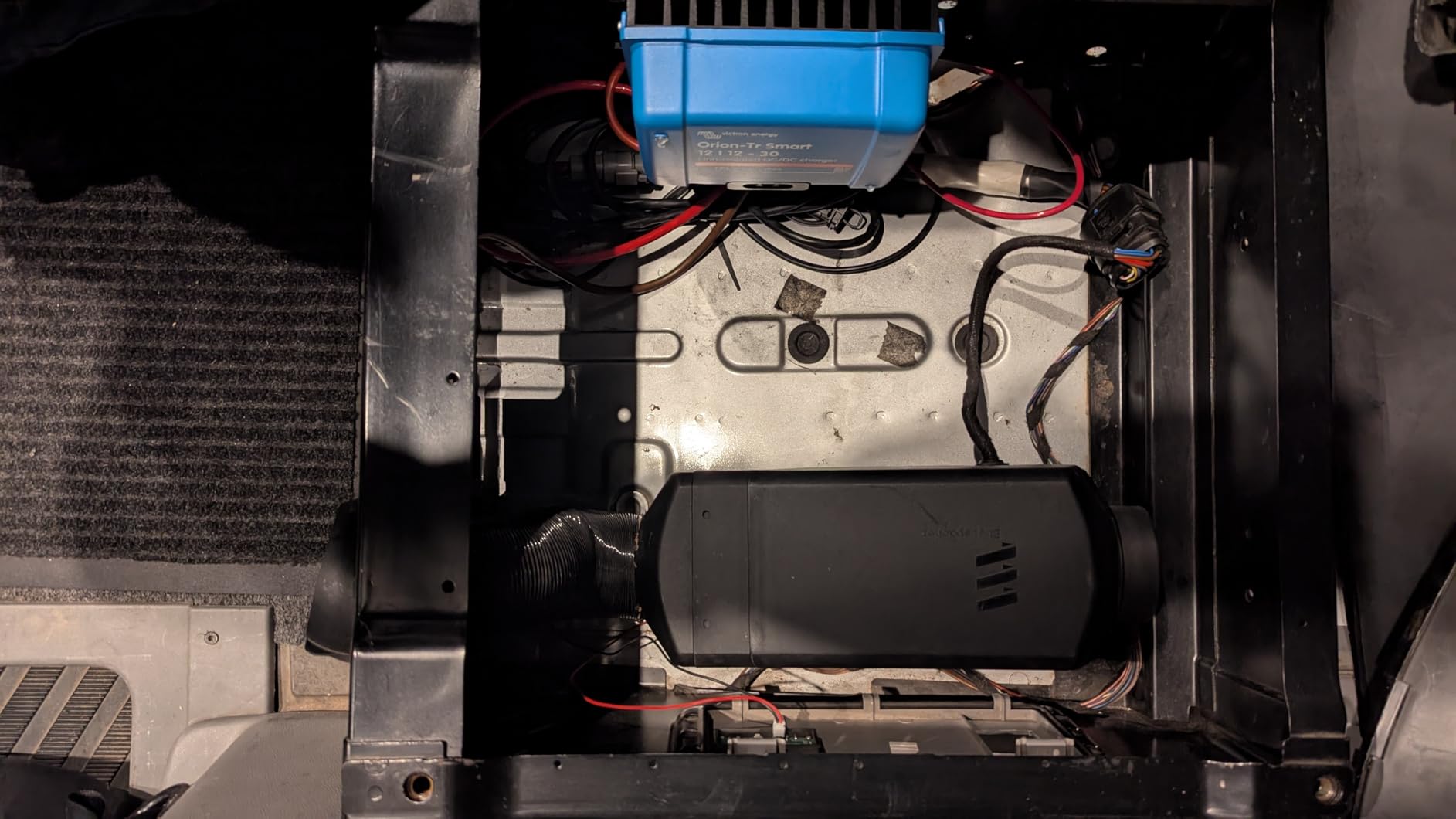 Victron Energy Orion-Tr Smart DC to DC Charger (Bluetooth) - 12/12-Volt 30 amp 360-Watt - Battery Charger for Dual Battery Systems - Non-Isolated customer photo 1