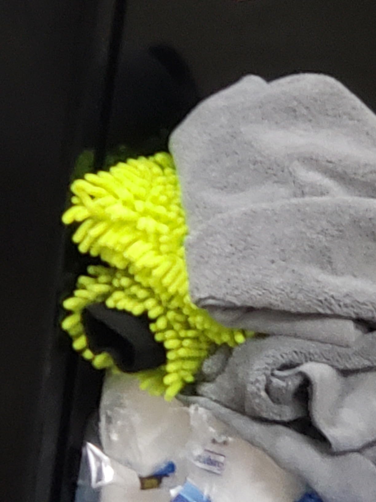 AIDEA Car Wash Mitt Microfiber, 2PK Scratch Free Lint-Free, Premium Chenille Microfiber Mitt Car Wash Brush, Green, Regular Size 7.12''X10.14'' customer photo 2