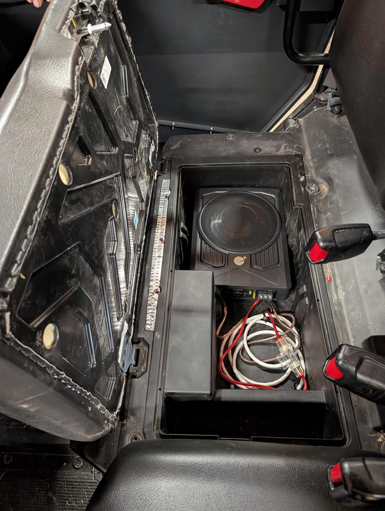 Planet Audio P8AWK Low Profile 8 Inch Under Seat Powered Car Subwoofer - 800 High Output, Built-in Amplifier, for Truck, Boxes and Enclosures, Remote Subwoofer Control customer photo 1