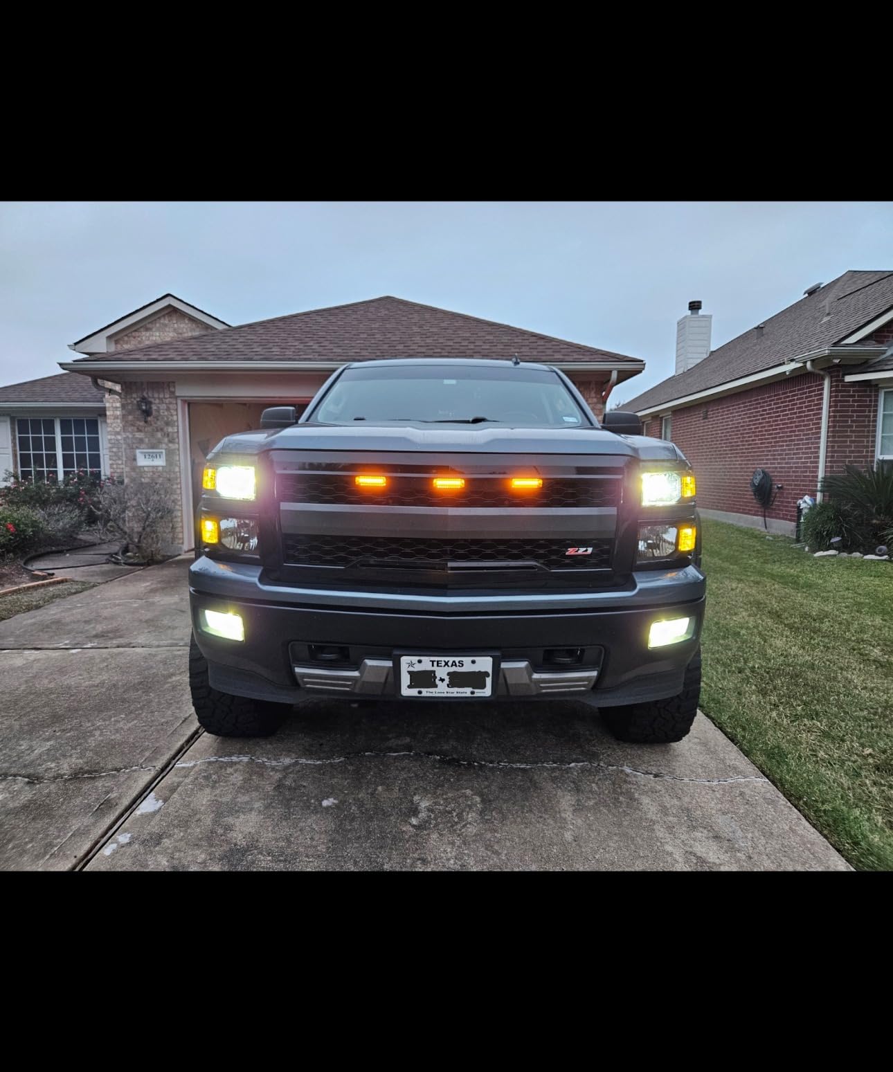 IKON MOTORSPORTS, Grille Compatible With 2014-2015 Chevrolet Silverado 1500, Gloss Black Front Bumper Hood Mesh Grill with Amber Signal Light customer photo 2