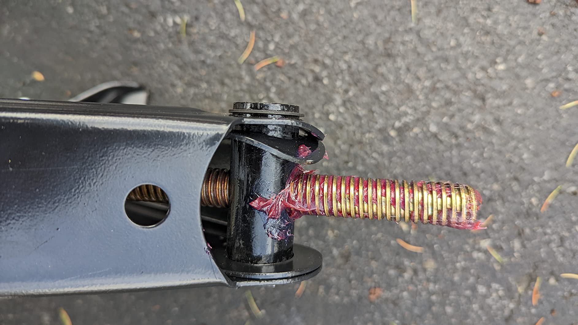 Kohree 7500lbs RV Stabilizer Leveling Scissor Jacks 24 inch for Travel Trailer Camper, Set of 2, Heavy Duty RV Stabilizer Jacks Kit with Crank Handle and Drill Bit, Black customer photo 2