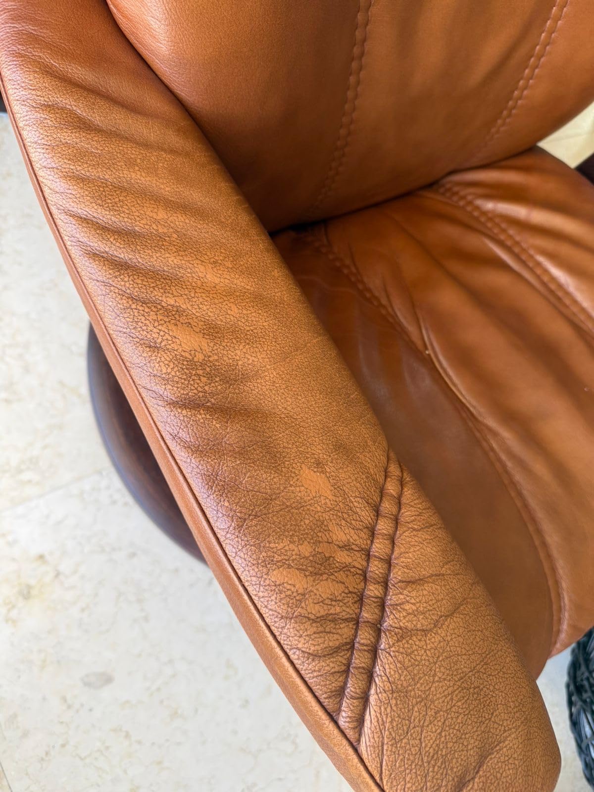COCONIX Leather & Vinyl Recoloring Balm - Pure Black | Restore Faded, Worn, and Peeling Leather and Vinyl customer photo 1