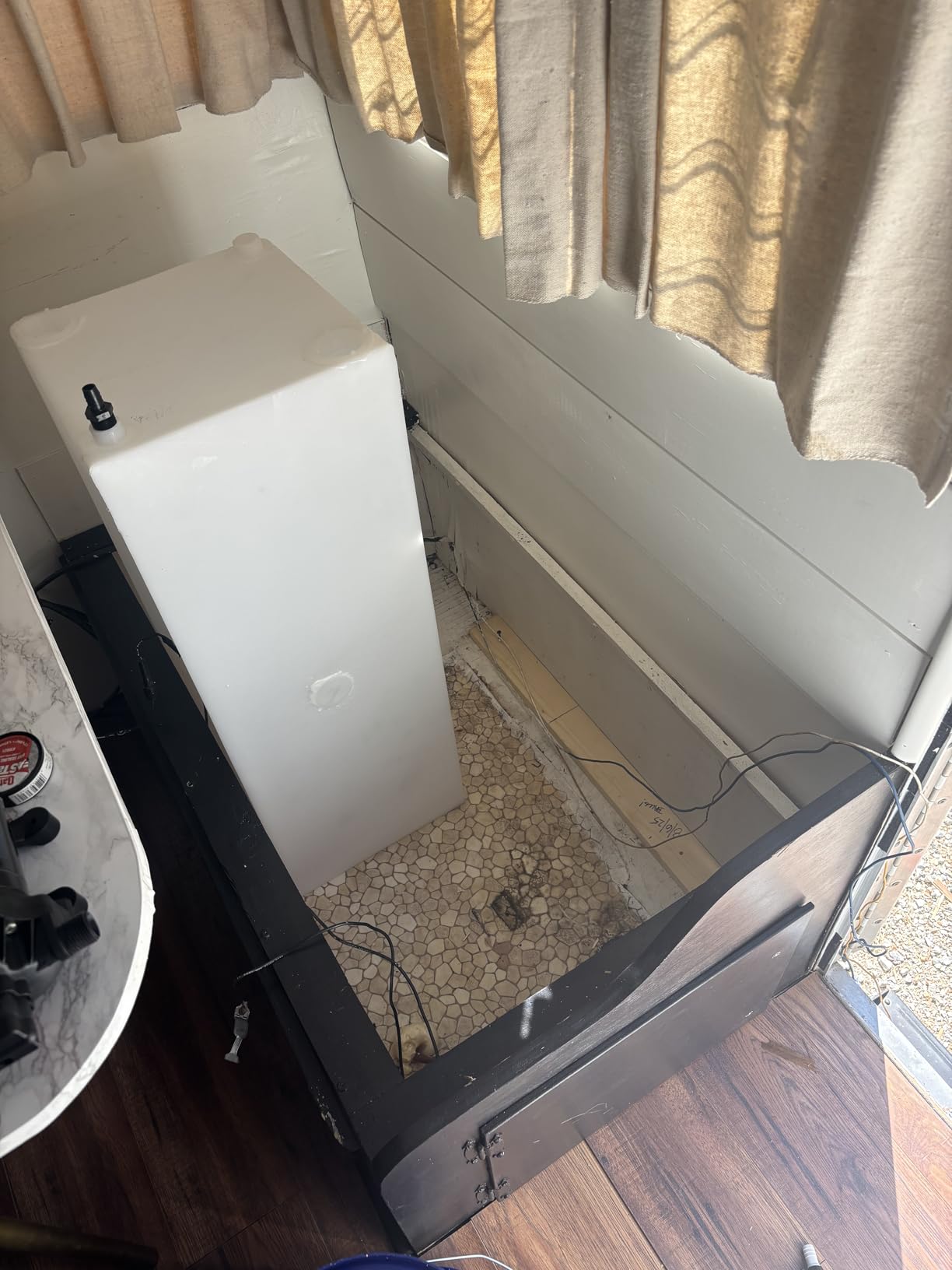 classAcustoms | 20 Gallon RV Concession Fresh Water Tank with Plumbing Kit & 12 Volt Water Pump | T-2000-BPK-PUMP customer photo 1