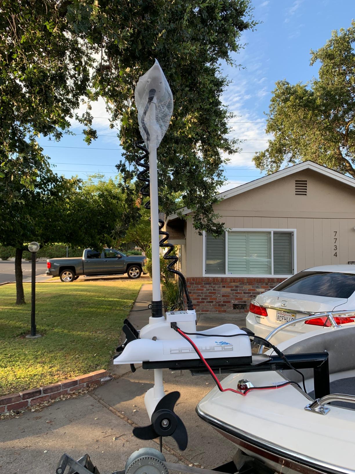 AQUOS Haswing CaymanB Electric Bow Mount 12V Saltwater & Freshwater Trolling Motor - 55lbs Thrust, 48in Shaft, with Wireless Remote & Wireless Foot Control, Quick Release Bracket customer photo 2