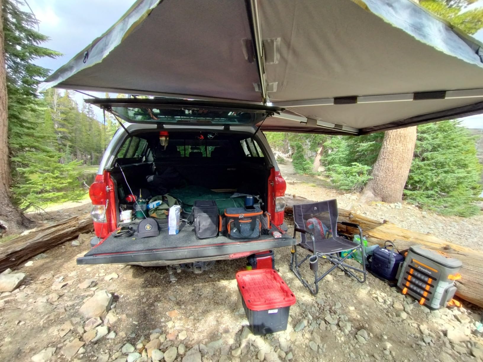 Overland Vehicle Systems 19559907 HD Nomadic 270 LT Awning Driver Side | 80 Sq Ft of Coverage | Dark Gray Fabric with Black Travel Cover Included | Twist and Lock Technology | Heat-Sealed Seams customer photo 1