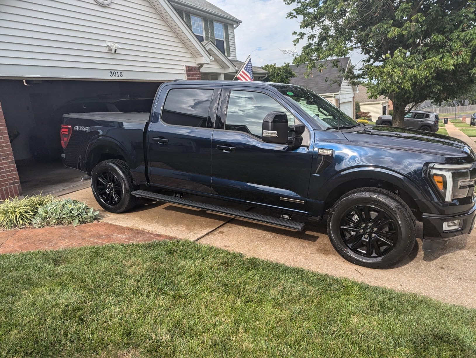 RealTruck Retrax RetraxONE MX Retractable Truck Bed Tonneau Cover | 60378 | Fits 2021 - 2025 Ford F-150 (incl. Raptor/Lightning) 5' 7
