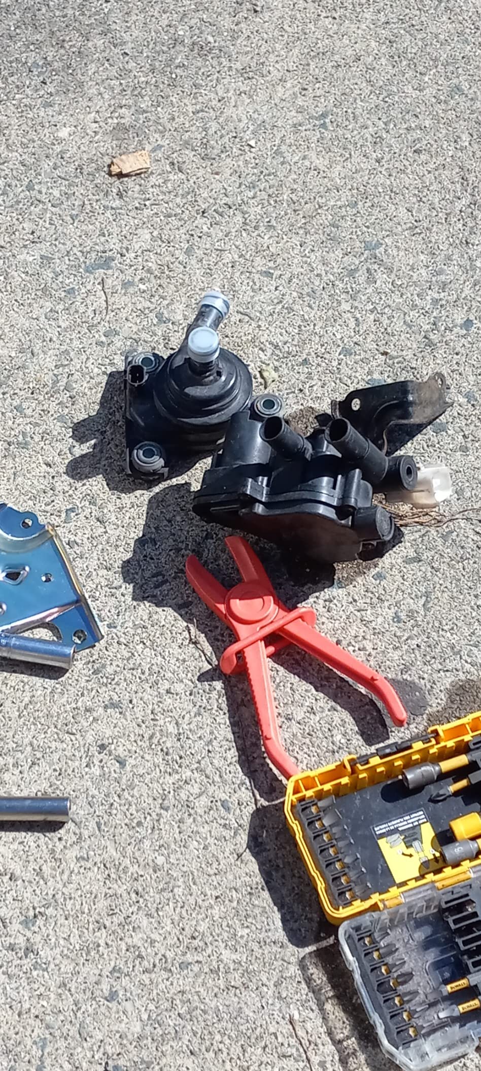 G9020-47031 Engine Electric Inverter Cooler Water Pump Assembly for 2004-2009 Toyota Prius 1.5L Replace G902047031 04000-32528 customer photo 1