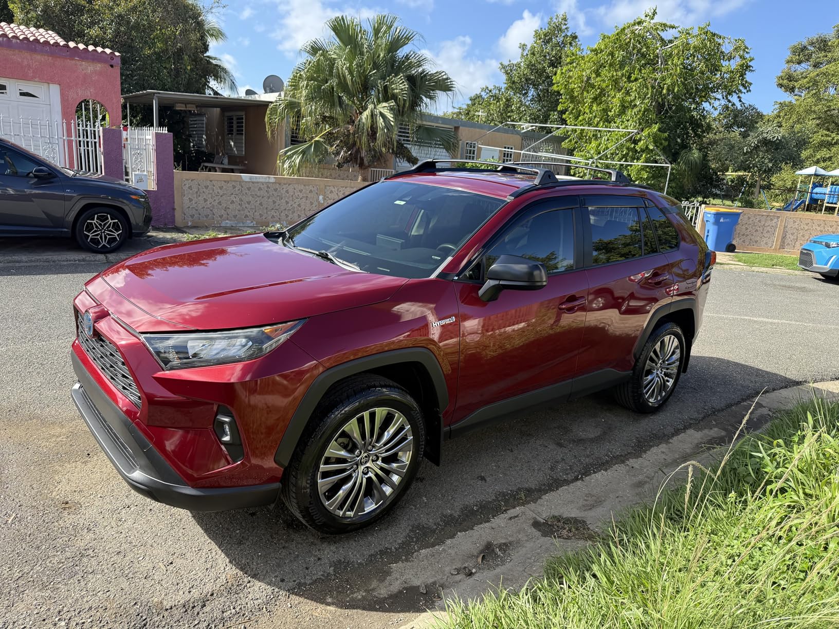 220LBS Roof Rack Cross Bars for 2019-2025 RAV4 XLE XSE Premium Limited Hybrid LE with Side Rails, Lockable Aluminum Crossbars Cargo Rooftop Luggage Canoe Kayak Bicycle roof Bag customer photo 1