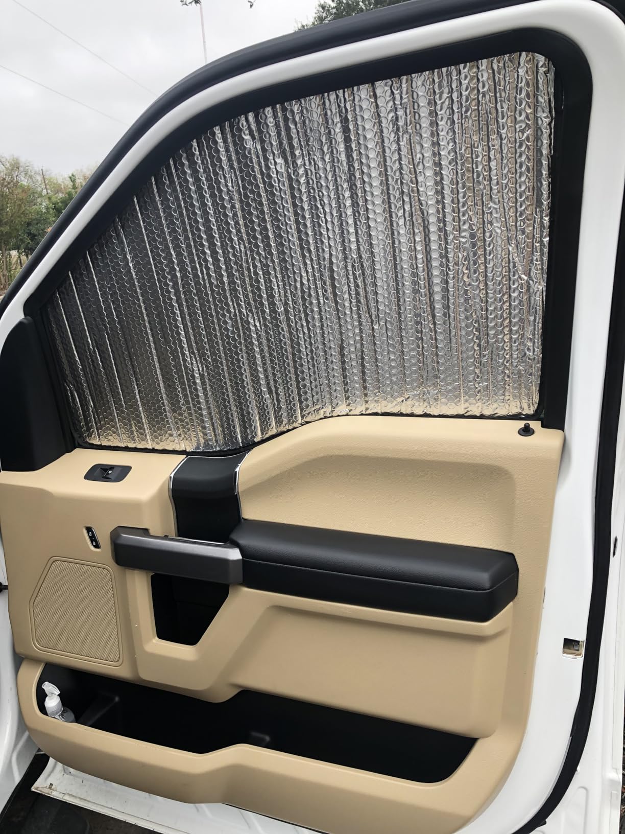 Rear Tailgate Window Sunshade Custom Fit for 2015 2016 2017 2018 2019 2020 2021 2022 2023 2024 2025 2026 Ford F-150 F-250 F-350, UV Sun Protection Accessories - Made in USA (NOT for Sliding Window) customer photo 2