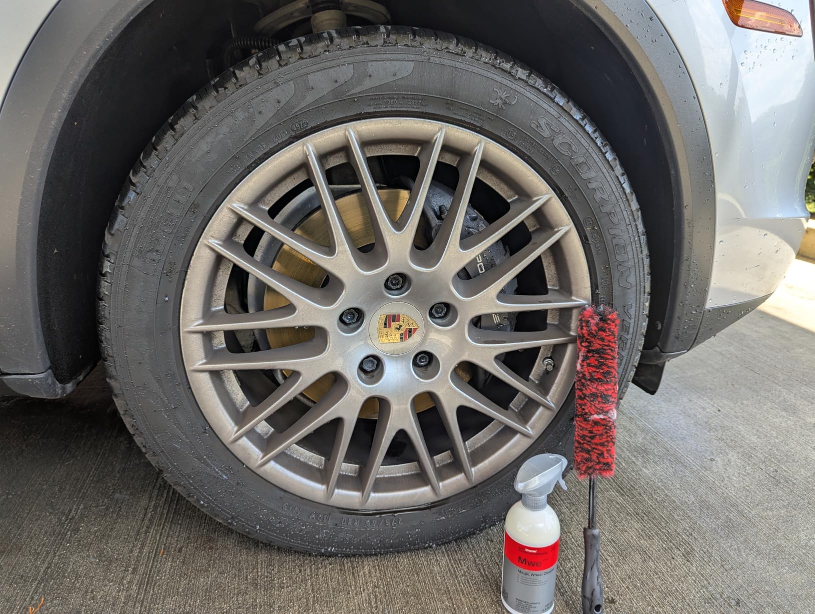 Koch Chemie Magic Wheel Cleaner - Powerful Rim and Rim Well Cleaner | Acid Free, Dissolves Iron Particles Using Visible Red Discoloration | Excellent Adhesion and Viscosity | 500ml customer photo 1