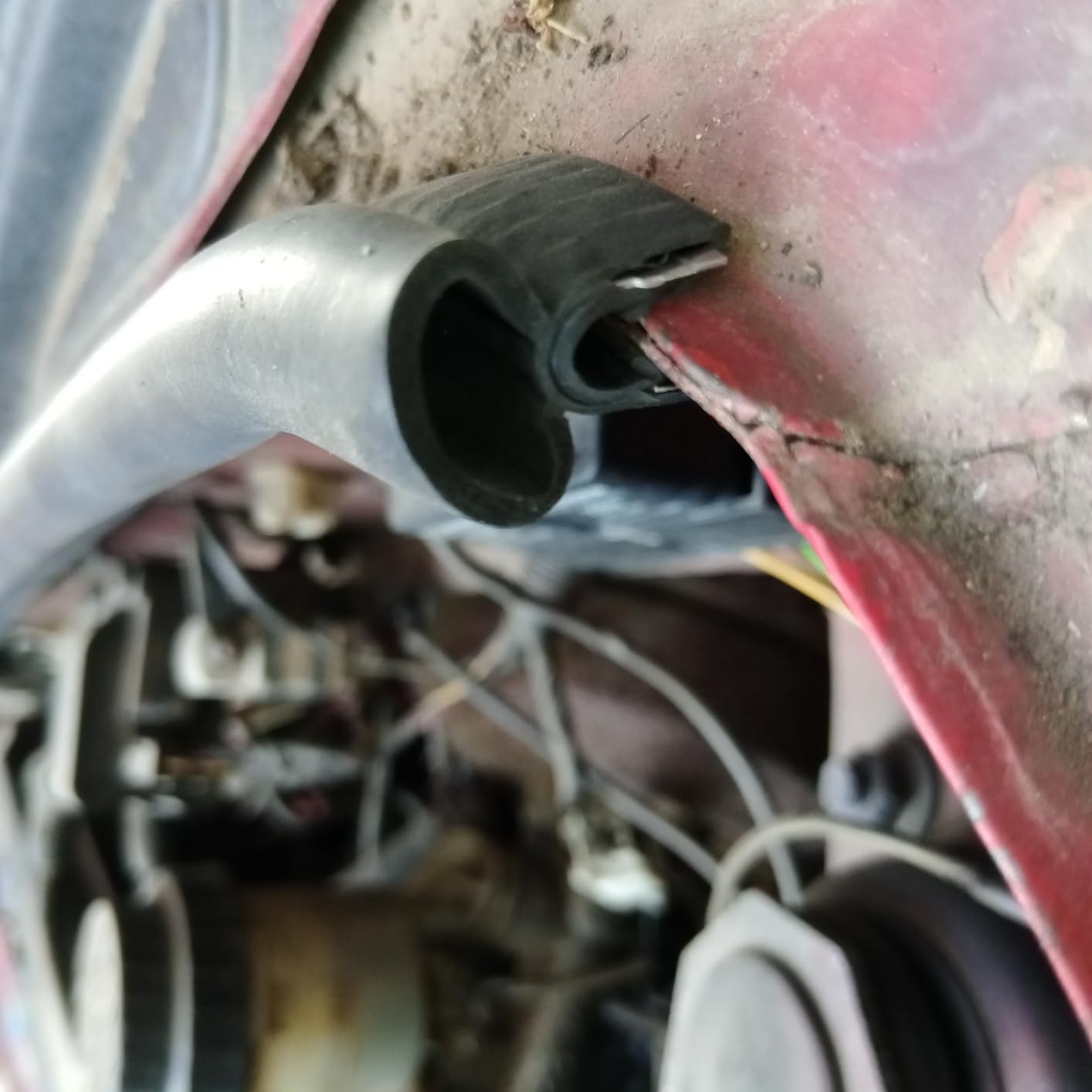 Storystore Automotive Door Weather Stripping 20Ft Car Door Rubber Edge Trim Seal Strip Gasket with Top Car Door Seal Strip for Bus Camper Boat RV Truck Doors Home Applications customer photo 2