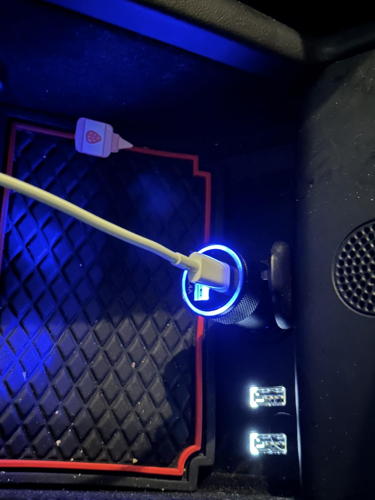 AILKIN 30W PD USB C Car Charger, USB Type C Fast Power Charging Block Dual Port USB A & USBC Plug Cargador Carro Lighter Adapter for iPhone, iPad, Samsung Galaxy, LG, Google Pixel, Moto, USB-C Port customer photo 1