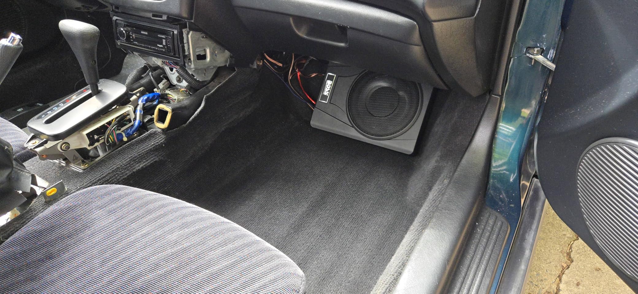 BOSS Audio Systems BASS10 10 Inch Powered Under Seat Car Subwoofer - 1000 Watts Max, Single 4 Ohm Voice Coil, Remote Subwoofer Control, Sold Individually customer photo 1