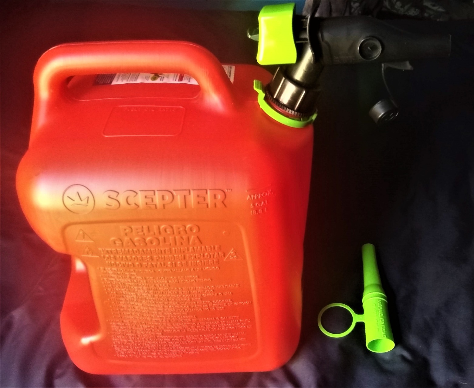 Scepter 5 Gal Gas Can, Spill Proof SmartControl Spout, Spout Extender, Red customer photo 2