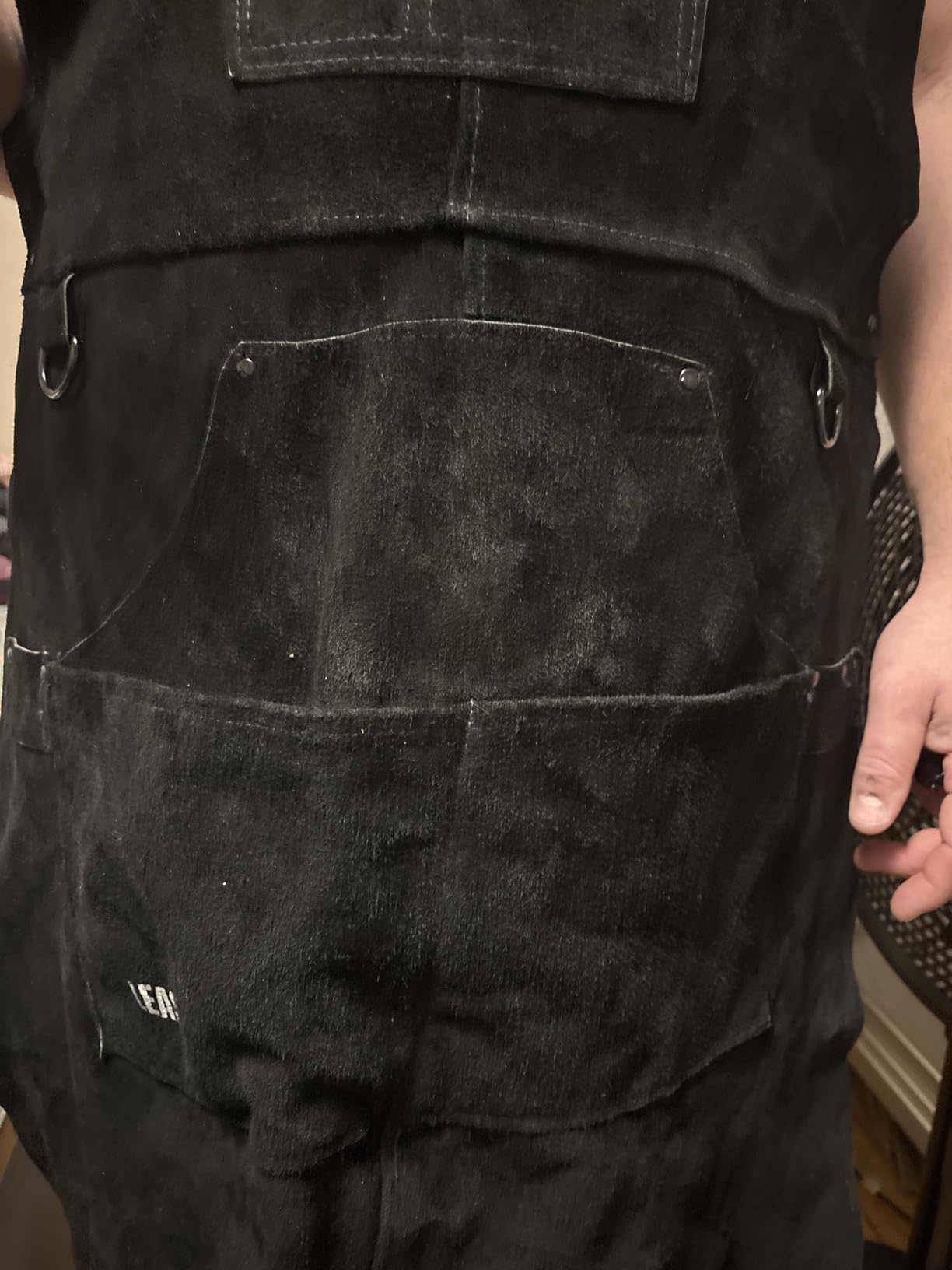 LeaSeek Leather Welding Apron, Heat & Flame-Resistant Heavy Duty Work Apron with 6 Pockets, Woodworking Shop Apron customer photo 2