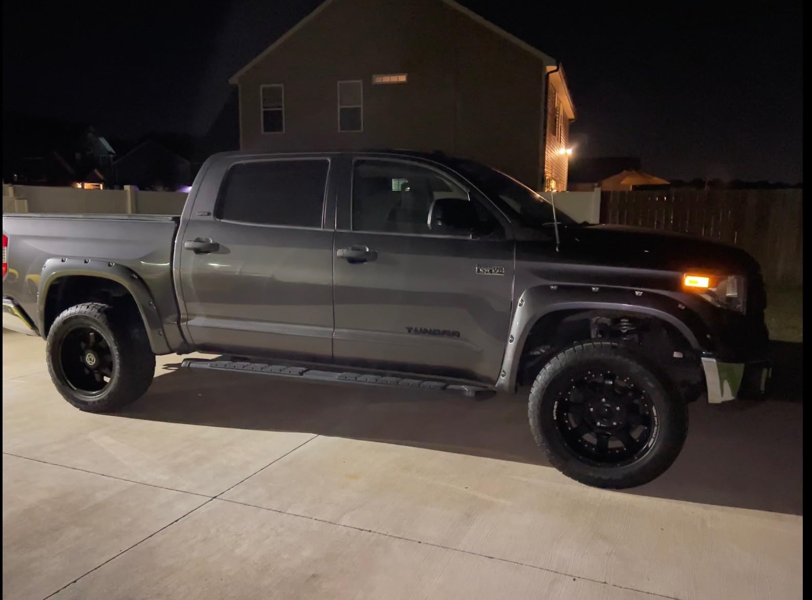 Eibach Suspension Lift Kit, PRO-TRUCK-LIFT STAGE 2, 0 to 2-3/4 in Front Lift, 0 to 1-1/2 in Rear Lift, Springs/Shocks, compatible with Toyota Fullsize Truck 2007-21, Kit customer photo 1