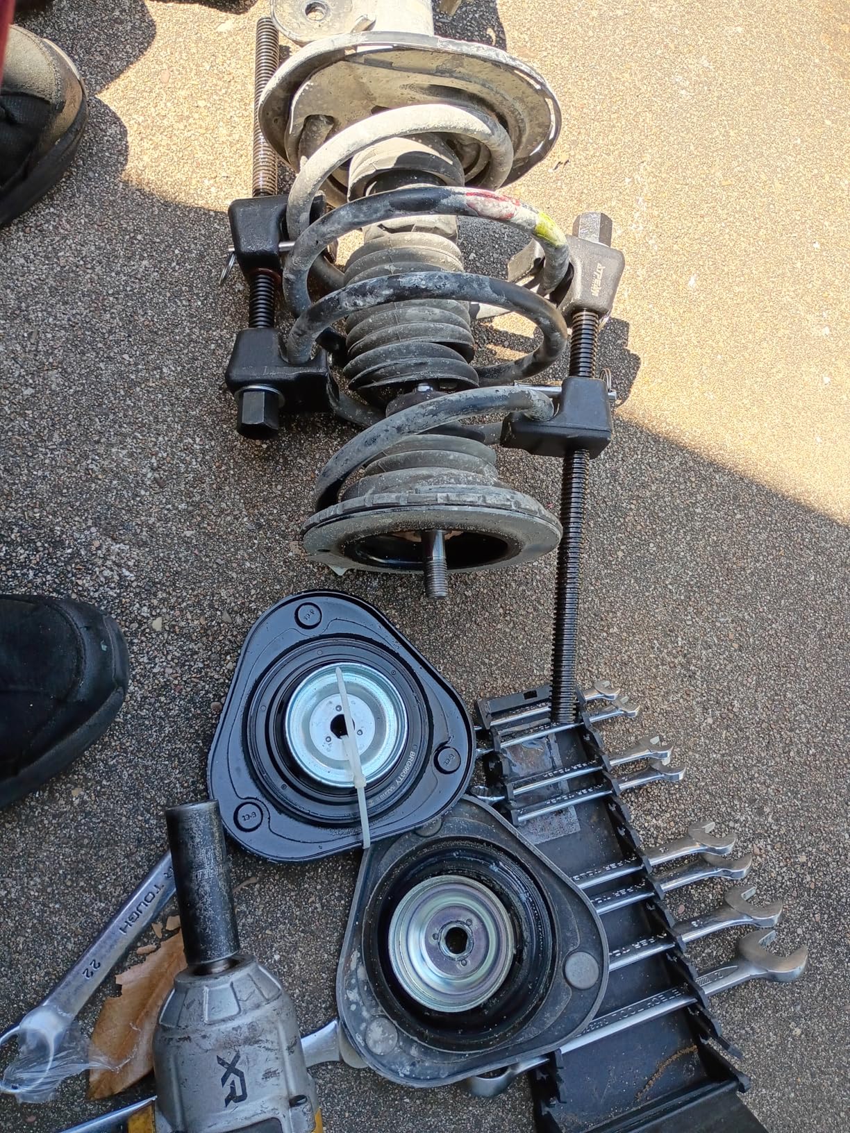 ATPEAM Macpherson Strut Spring Compressor 2pc Heavy Duty Coil Spring Compressor Strut Remover Installer Tool, 7/8in Socket 1/2in Drive customer photo 1