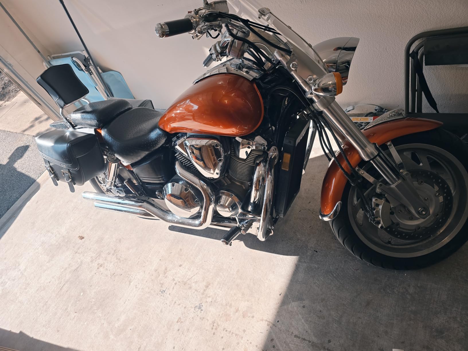 KEMIMOTO Motorcycle Saddlebags, 30L Large Capacity Saddle Bags Motorcycles, PU Leather Motorcycle Luggage Bag for Sportster Softail Dyna V-star Shadow, Universal Motorcycle Accessories, Black customer photo 2