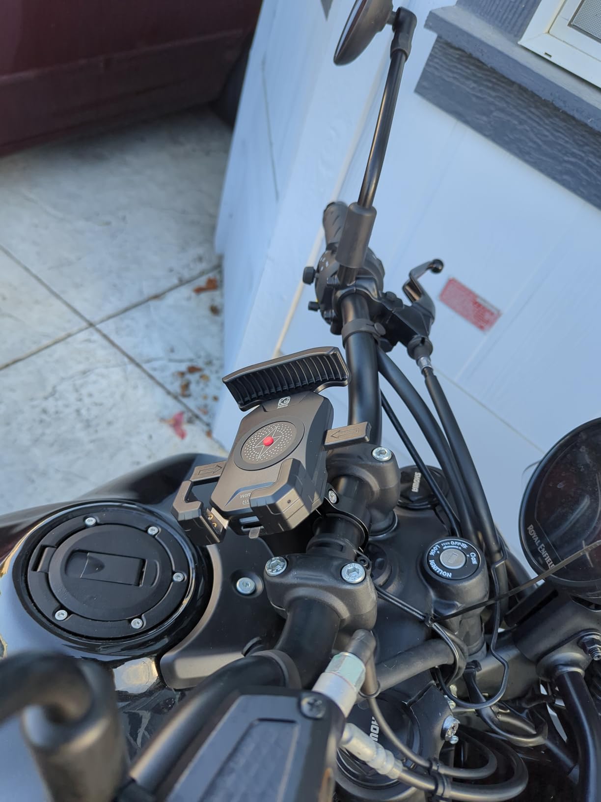 KEWIG Motorcycle Phone Mount Qi 15W Wireless & USB C 20W Fast Chargeing Port, Automatically Lock & Quick Release Handlebar Cell Phone Holder for 4-7'' Phones customer photo 1