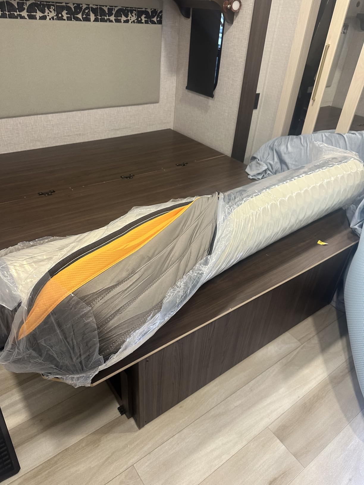 Elfreda Short Queen Mattress, 12 inch Pillow Top Pocket Spring Hybrid RV Mattress, Memory Foam Innersprings Medium Firm, Supportive Pressure Relief 74''x60 Camper in a Bag customer photo 1