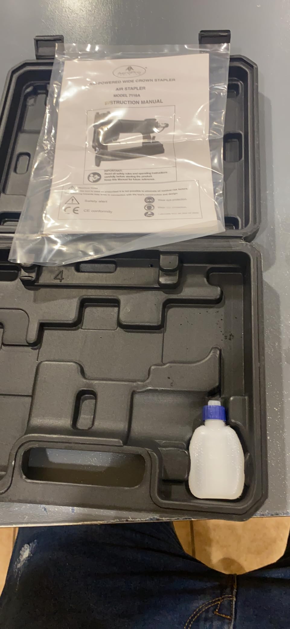 AEROPRO Tools 7116A 22 Gauge Air Stapler Pneumatic Staple Gun, 71 Series 3/8 Inch Crown 1/4-Inch to 5/8-Inch Upholstery Stapler for Upholstering, Woodworking and DIY Projects customer photo 2