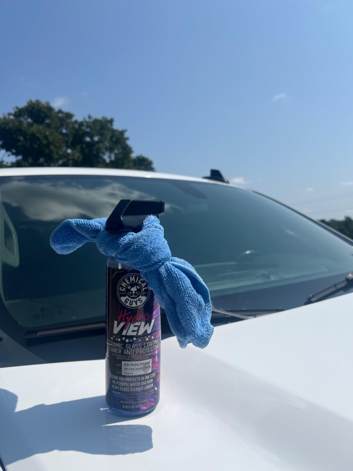 Chemical Guys HydroView Ceramic Glass Cleaner & Coating - Cleans & Adds Hydrophobic Protection, Car Window Cleaner for Glass, and Mirrors, Trucks, SUVs, and Home Use - 16 fl oz customer photo 1