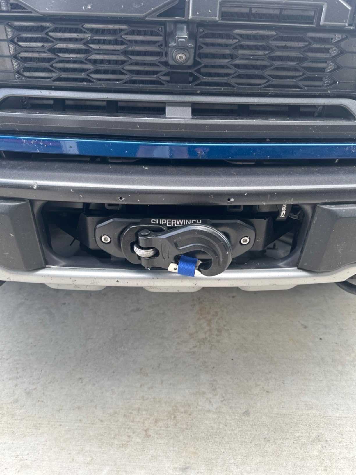 Superwinch 1712201 SX12SR 12V DC Electric Waterproof Recovery Winch 12,000lb/5,443kg Single Line Pull with Hawse Fairlead 3/8in x 85ft Synthetic Rope Corded Handheld and Wireless Remote No-Bind Clutch customer photo 1