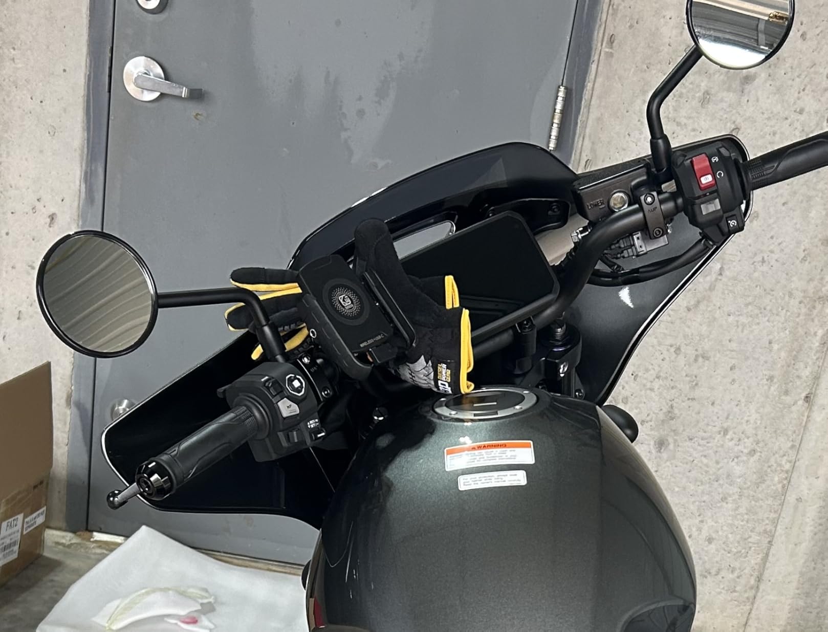 BRCOVAN Motorcycle Phone Mount Holder with Qi 15W Wireless Charger & PD/USB-C 20W Fast Charging Port, Waterproof Cellphone Cradle with Aluminum Alloy Handlebar Mounting Base for 4-8