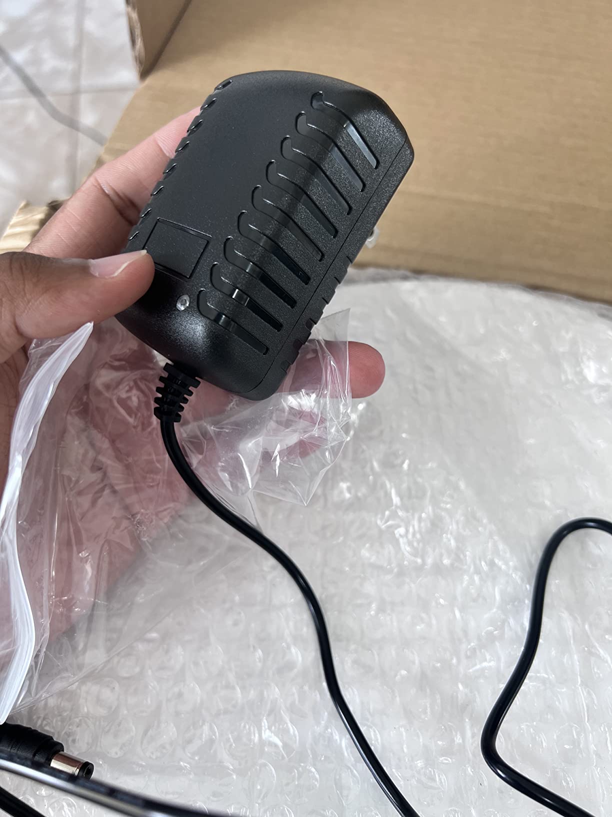 JAYEGT Motorized Rotating Display Stand, 350Lbs Load, 360 Degree Electric Rotating Turntable for Photography Products Display, Live Show,Remote Control +5 Colors Backgrounds (White/11.8inch / Wired) customer photo 2