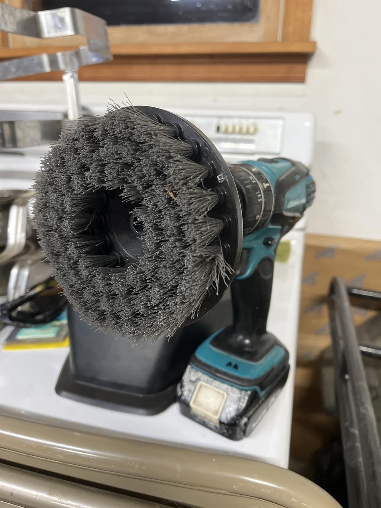 Chemical Guys ACC506 Light Duty Spinner Multi-Surface Drill Brush Attachment (Fits Any Standard Drill - Power Scrubber Removes Stains & Gently Cleans Upholstery, Fabric and Carpet), Gray customer photo 1