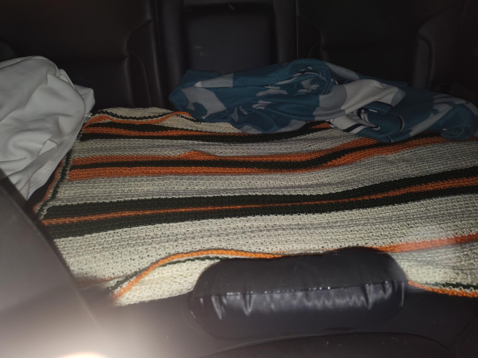 Car Bed - Camping Mattress for Car - Portable Travel Sleeping Bed Inflatable Mattress - Air Bed for Car Universal SUV Extended Air Couch with Two Air Pillows - Black customer photo 1