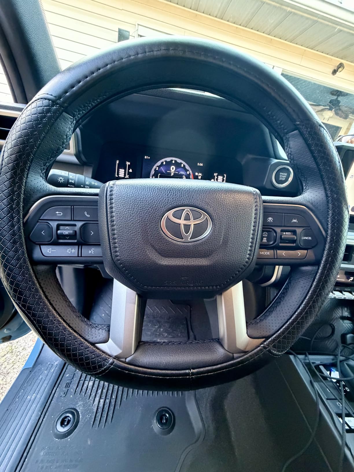 Haokay Heavy Duty Pure Cowhide Steering Wheel Cover, Black Genuine Leather Steering Wheel Cover Men Women Universal 14.5 to 15 Inch customer photo 1