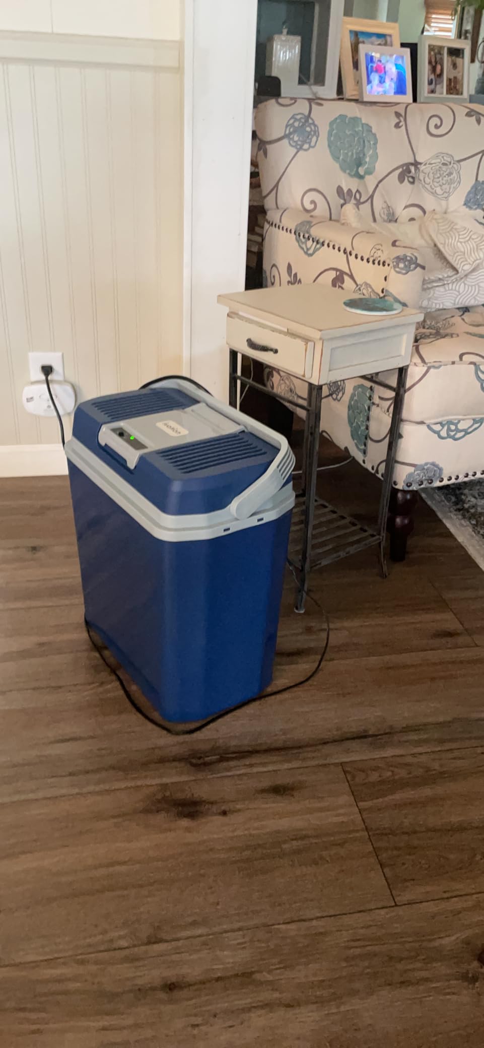 Ivation Electric Cooler & Warmer with Handle | 24 L Portable Thermoelectric Fridge for Vehicles & Trucks| 110V AC Home Power Cord & 12V Car Adapter for Camping, Travel & Picnics customer photo 1