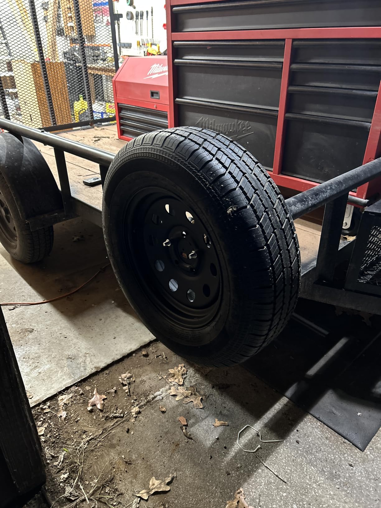 Stake Pocket Spare Tire Carrier,Spare Tire Mount Bracket for Trailer,Powder Coat Steel Black, Fits Most 4 & 5 & 6 & 8 Lugs Wheels on 4, 4.5, 4.75, 5, 5.5,6 or 6.5 Bolt Patterns (4-6.5 Inch) customer photo 2