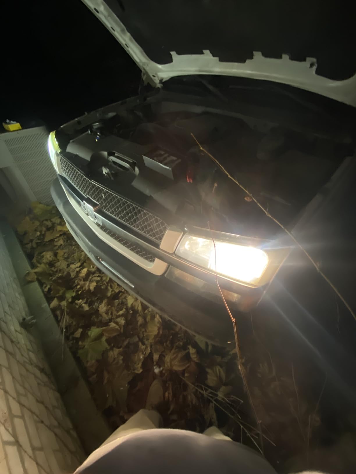 AUXITO 9145 LED Fog Light Bulbs, 6000LM 6500K Cool White Light, 300% Brightness H10 9140 9045 9040 Led Fog Lights, CSP LED Chips, DRL Replacement for Cars, Pack of 2 customer photo 1