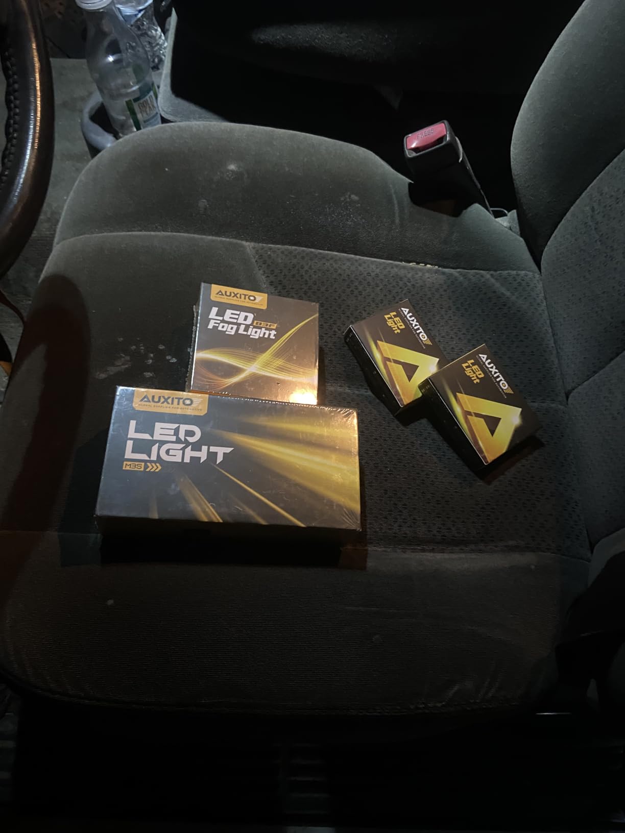 AUXITO 9145 LED Fog Light Bulbs, 6000LM 6500K Cool White Light, 300% Brightness H10 9140 9045 9040 Led Fog Lights, CSP LED Chips, DRL Replacement for Cars, Pack of 2 customer photo 2